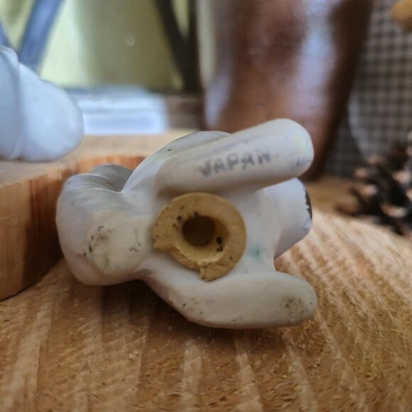 Vintage Japan Salt & Pepper Shakers Set - Cute Grey Squirrels - Picture 9 of 12